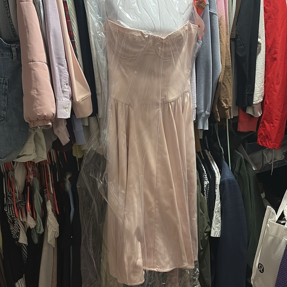 House of CB Samaria Dress in Pink Salt- Large D/E - Picture 3 of 3